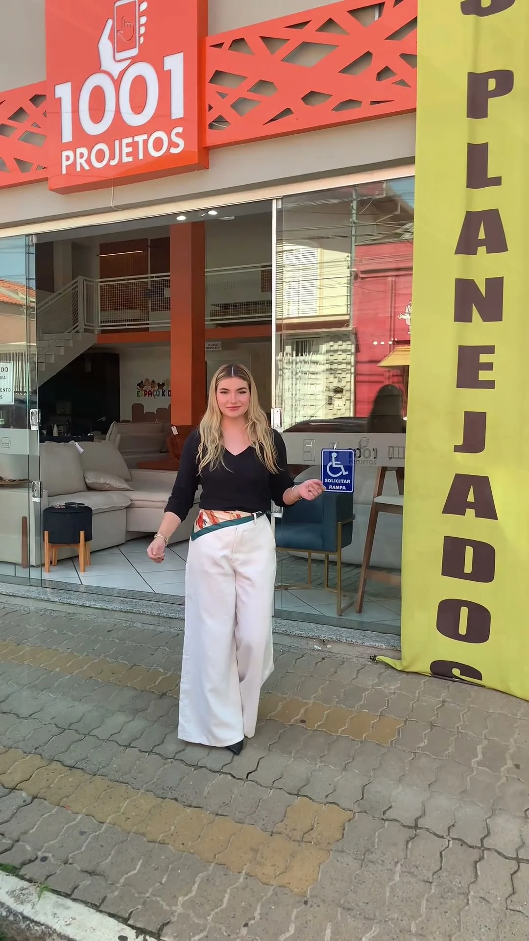 Vídeo: fachada da loja 1001 Projetos